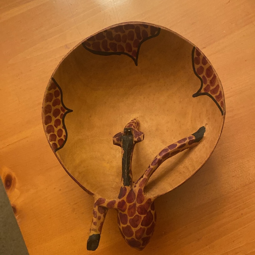 African Hand Carved Painted Wooden Giraffe Drinking Bowl Made In Kenya